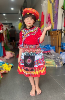 Dân Tộc Mèo Nữ TE 018