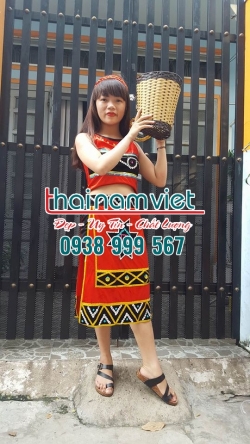 Dân Tộc Tây Nguyên Nữ 001