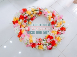 Vòng Hoa Múa Cầm Tay