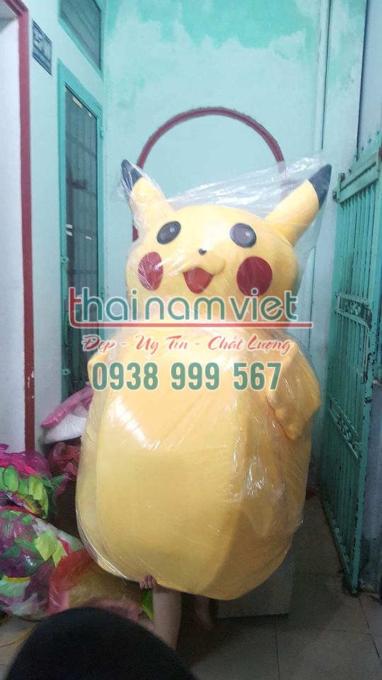 Mascot Pikachu 002
