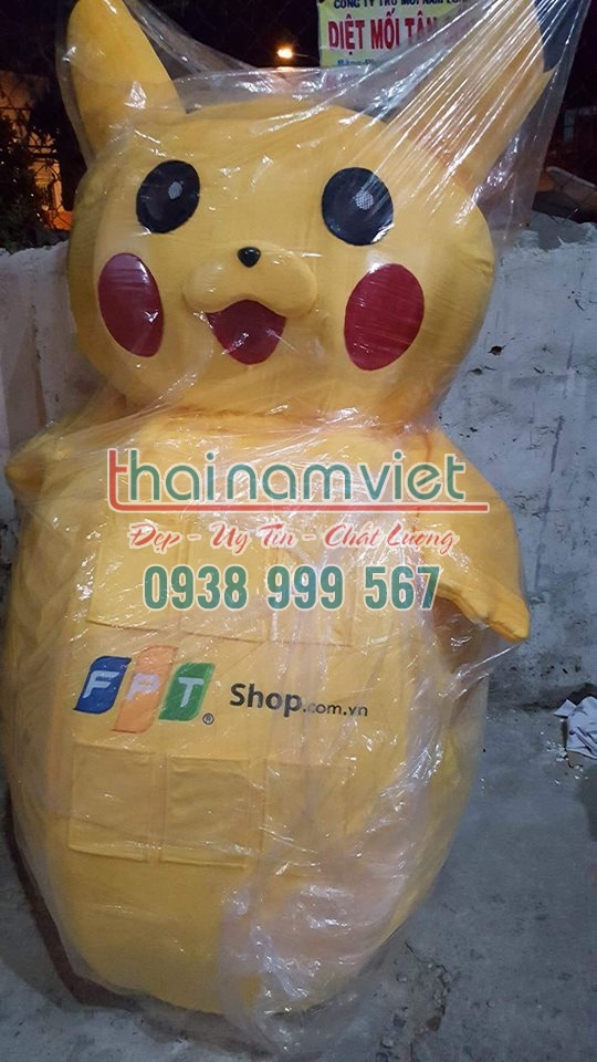 Mascot Pikachu FPT